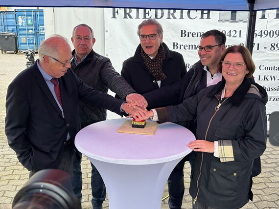 Erster Rammschlag am Kalihafen
